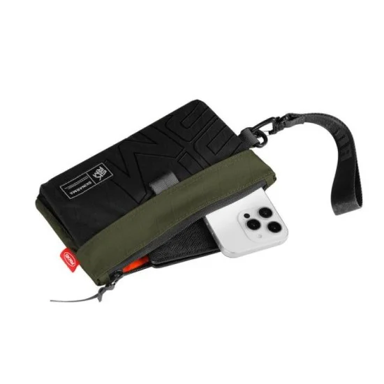 Skinarma Clutch Jager - Olive